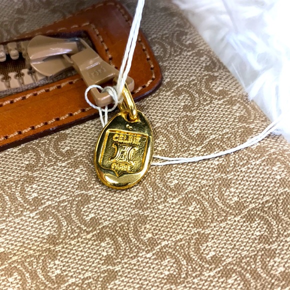 CELINE MACADAME ENVELOPE CLUTCH - Picture 12 of 15